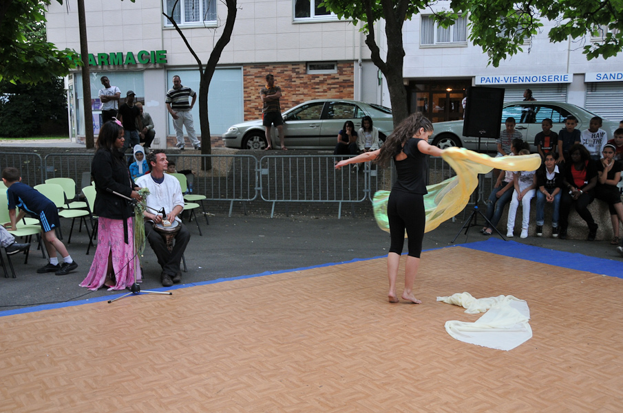 Maison de Quartier Champs Elysees Evry - Danse Orientale 032.jpg